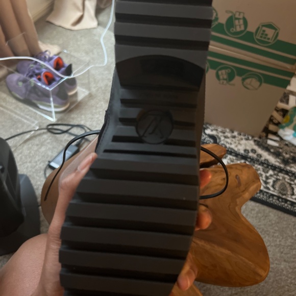 Louis Vuitton Boots - Picture 4 of 8